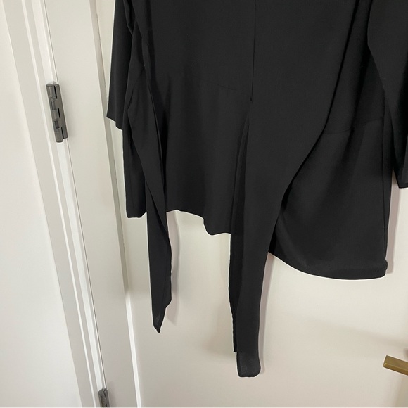 Gibson Asymmetrical Tie Waist Top M - Picture 3 of 5